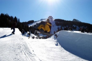 Snow Park Monte Bondone Trentino 300x199 COMPRENSORIO DEL BONDONE, LO SCI A DUE PASSI DA TRENTO