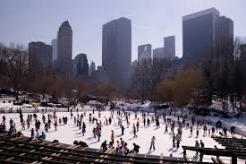 pattinaggio Central Park New York A Manhattan, nel cuore di New York. E dinverno costa meno